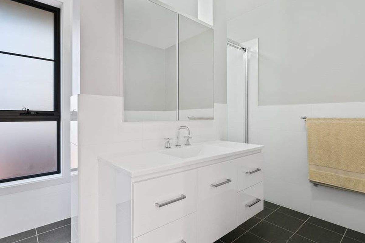 11 Aires Close, Erina