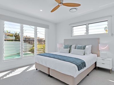 2 Leo Crescent, Alexandra Headland