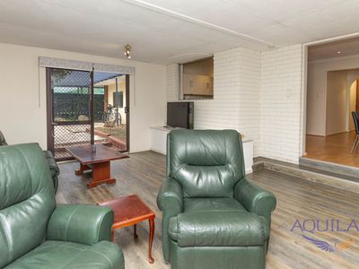 27 Dagmar Way, Swan View