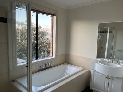 3 Meadowvale Drive, Grovedale