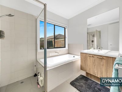 18 Clowes Street, Mickleham