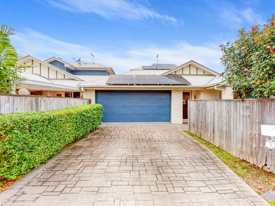 2 / 2 Fimbriata Court, Ormeau