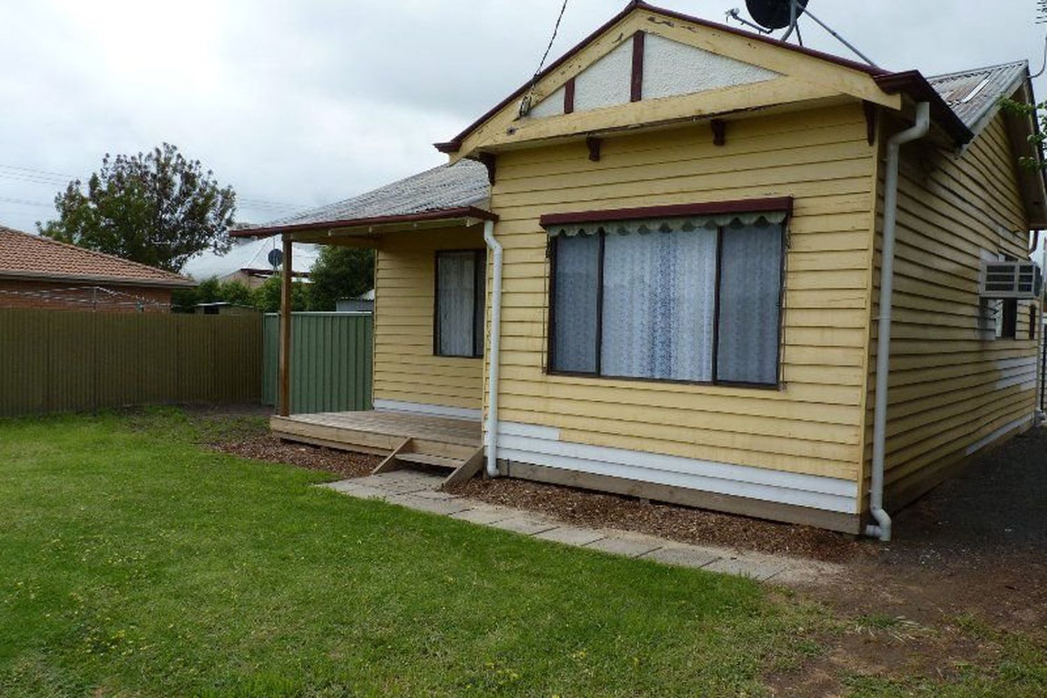 1 Bradman Street, Horsham