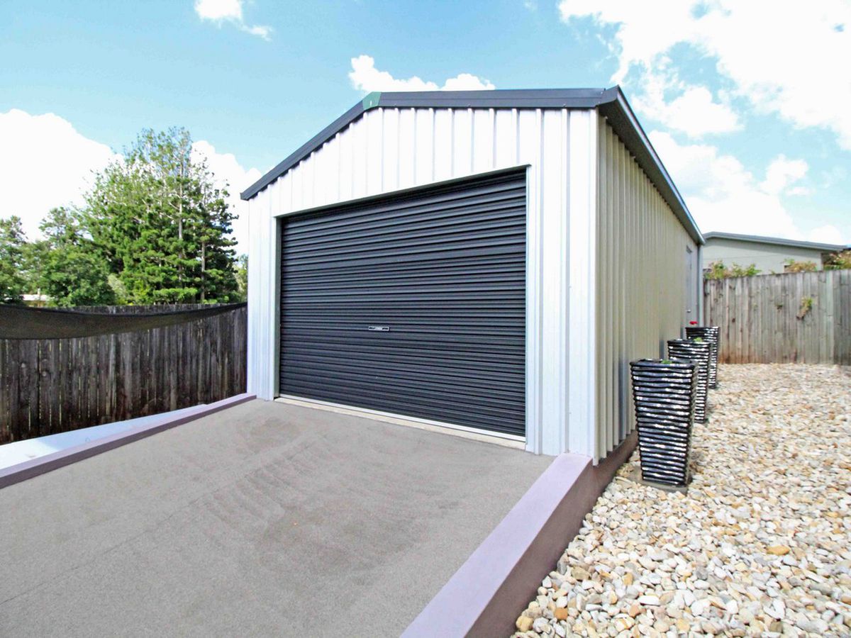 10 AGNEW STREET, Atherton