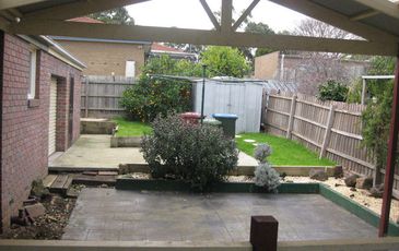 1 Eva Court, Hallam