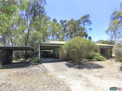 32 Scullys Lane, Heathcote