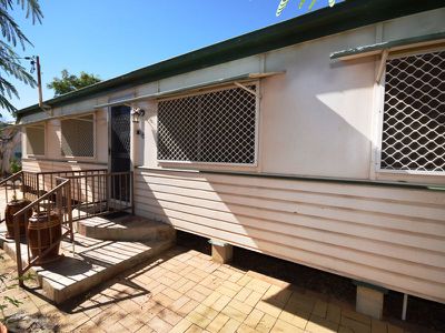 118 Cassowary Street, Longreach
