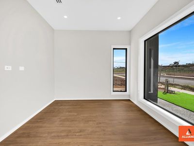33 Truncata Drive, Tarneit