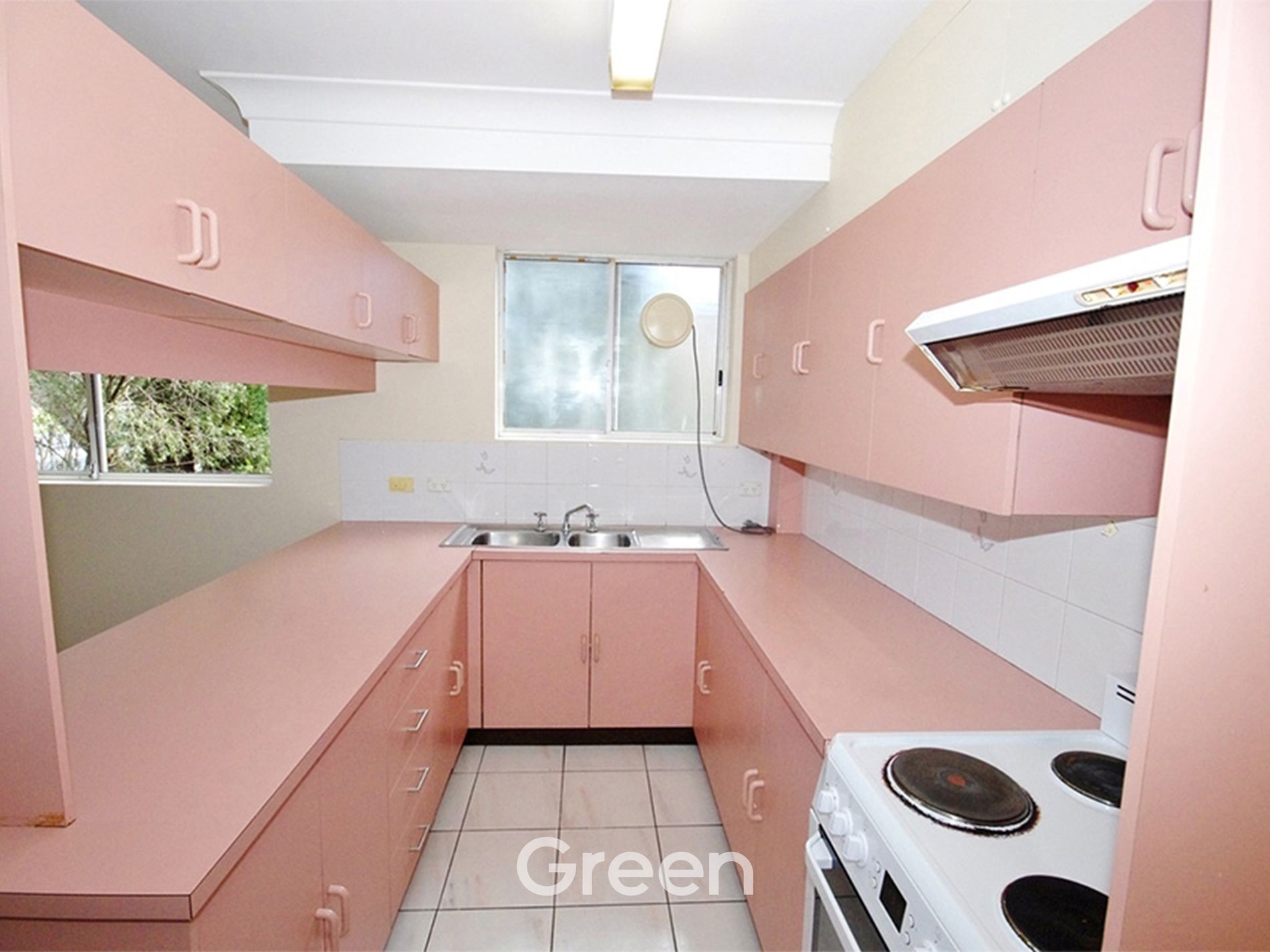 1 / 12 First Avenue, Eastwood