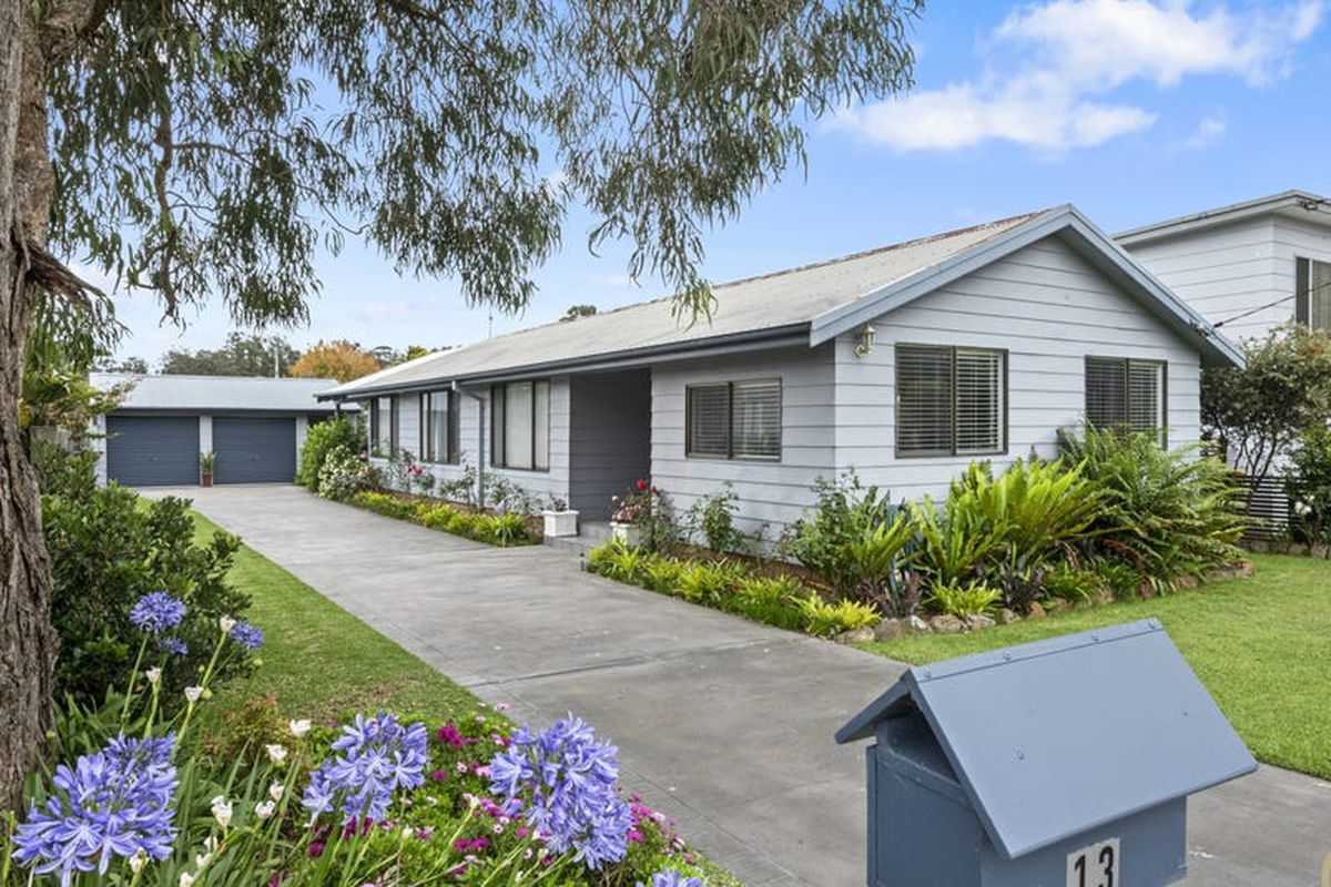 13 Windsor Road, Berkeley Vale