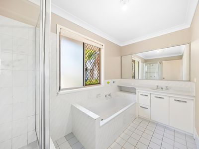14 Caravonica Court, Calamvale