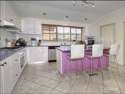 48 Weber Drive, Mornington