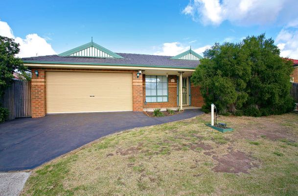 9 Turia Grove, Roxburgh Park