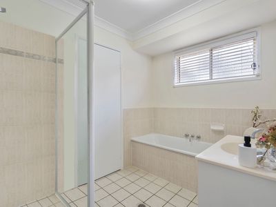 2 Sandy Creek Avenue, Camira