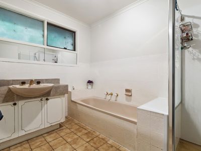 10 Bundarra Court, Vermont South