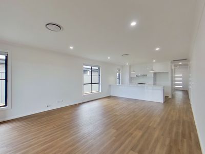 21 Waterway Crescent , Dubbo