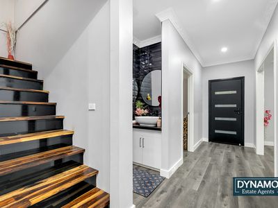 1 Treetop Close, Roxburgh Park