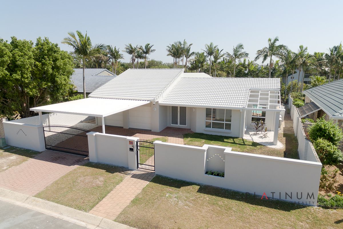 141 Santa Cruz Boulevard, Clear Island Waters