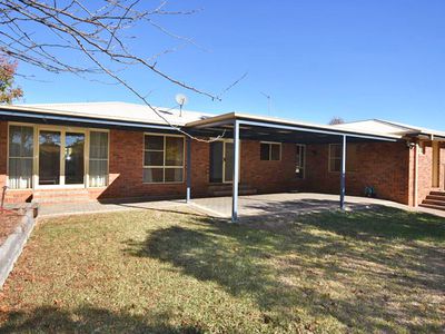 11 Grevillea Close, Dubbo