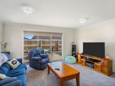 14 Hedgerow Avenue, Brookfield