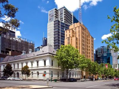 L2 / 68 La Trobe Street, Melbourne