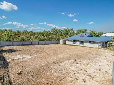 27 Inverway Circuit, Farrar