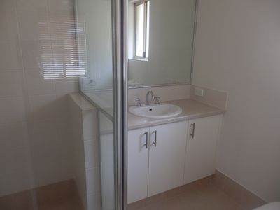 53 Amberley Way - Small pets considered, Westminster