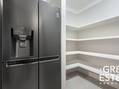 16 Crowe Avenue, Cranbourne West