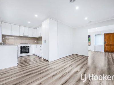 1 / 36 Chomley Street, Cranbourne