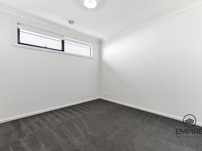 71 Picnic Avenue, Clyde North