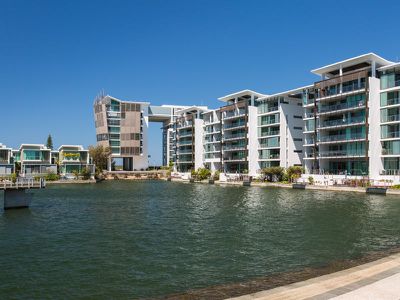 6401 / 2 Ephraim Island Parade, Paradise Point