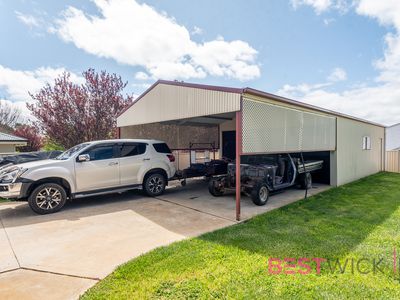 5 Piggott Place, Blayney