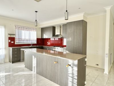 40 Grovedale Way, Manor Lakes