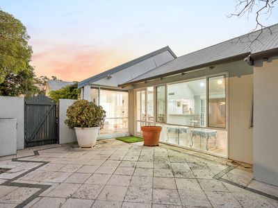 36 Bay Road, Claremont