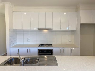 16 / 44 Coburns Road, Melton