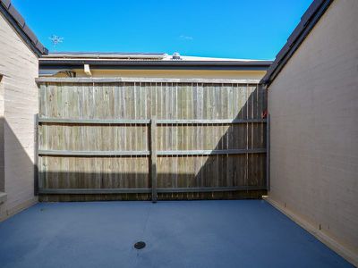 8 Forest Ridge Court, Springfield Lakes