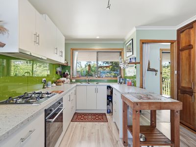 22 Cray Point Parade, Eggs And Bacon Bay