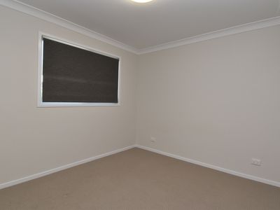 8 Honeyeater Court, Longreach
