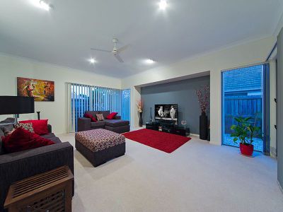 22 Hawksbury Crescent, Wakerley