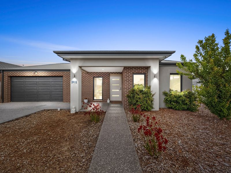 9 Kallista Circuit, Officer