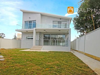 12 Bunt Avenue, Greenacre