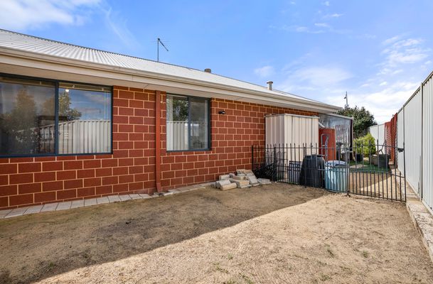 2 PENDRAGON LANE, Baldivis