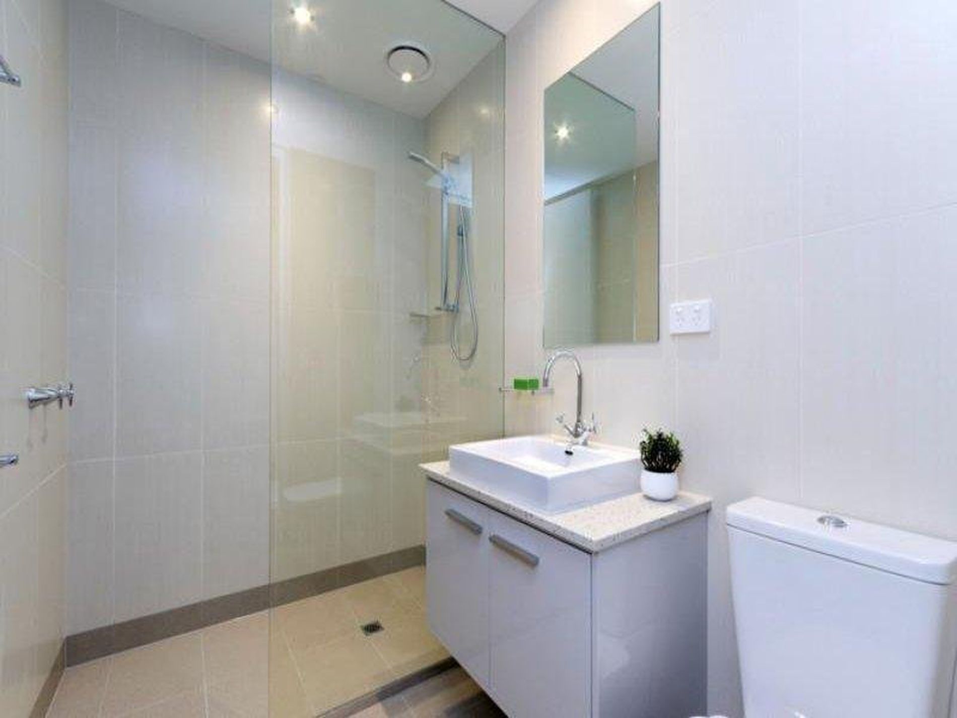 204 / 100 Western Beach Road, Geelong