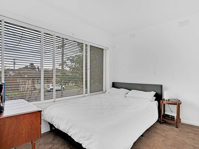 1 / 136 Hoffmans Road, Essendon