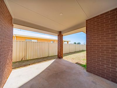44A & 44B Madden Drive, Griffith