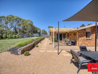 14 Michael Holt Crescent, Gordon