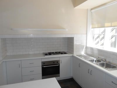 8 / 272 Latrobe Terrace, Newtown