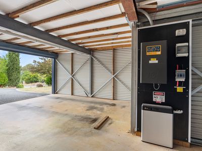 12 MCEVOY LANE, Yackandandah