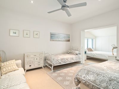 2 Lyrebird Drive, Nowra
