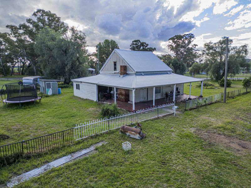 27-31 Bank Street, Gooloogong